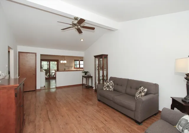 5th image of 1985 Sandy Creek Dr #1985, Elgin, IL 60123 | MLS# 12705622