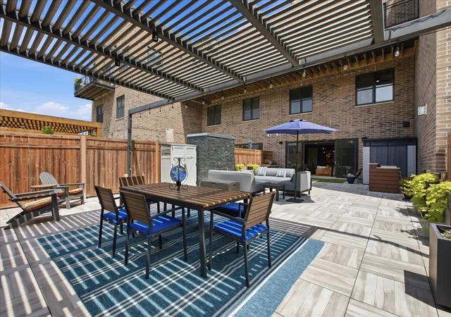 Photo 3 of Condo for sale at 5820 N Clark St #207, Chicago, IL 60660 | MLS# 12705626 | Listing updated on 2026-09-01