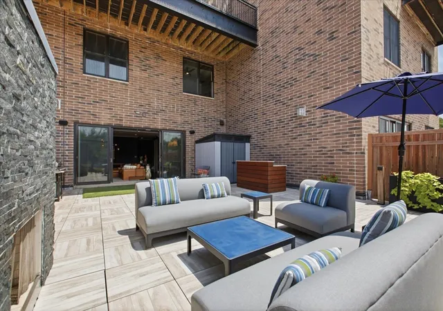 Photo 4 of Condo for sale at 5820 N Clark St #207, Chicago, IL 60660 | MLS# 12705626 | Listing updated on 2026-09-01