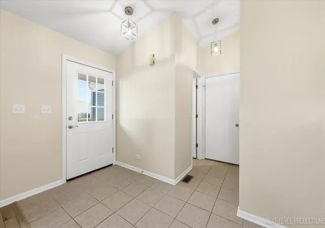 Photo 3 of Townhouse for sale at 798 Stanford Ln, Carol Stream, IL 60188 | MLS# 12705630 | Listing updated on 2026-10-05