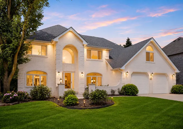 Photo 2 of Mansion for sale at 6722 Sweetbriar Ln, Darien, IL 60561 | MLS# 12705683 | Listing updated on 2026-09-25