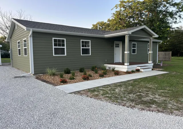 Photo 3 of Sale Pending at 422 E 5th Avenue, Rankin, IL 60960 | MLS# 12705706 | Listing updated on 2026-07-31