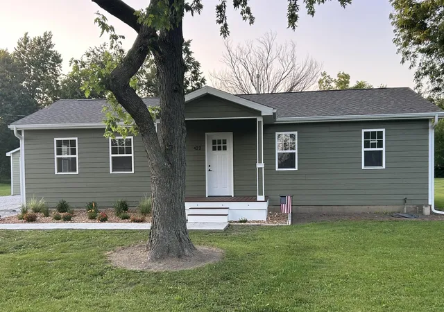 Photo 4 of Sale Pending at 422 E 5th Avenue, Rankin, IL 60960 | MLS# 12705706 | Listing updated on 2026-07-31