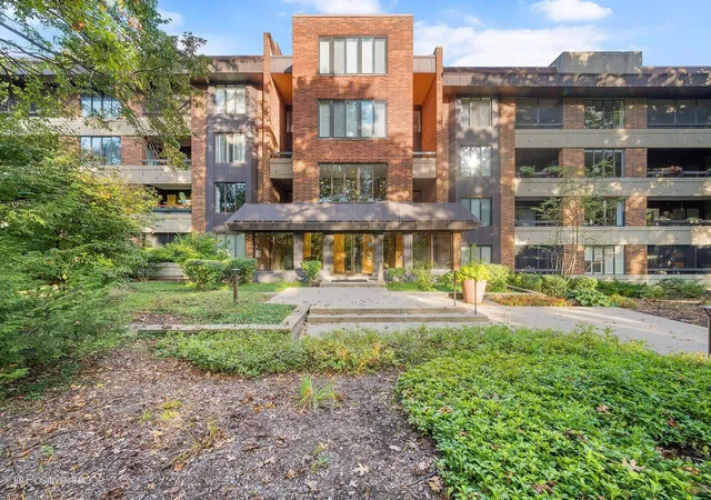 36th image of 1401 Burr Oak Rd #114B, Hinsdale, IL 60521 | MLS# 12705728