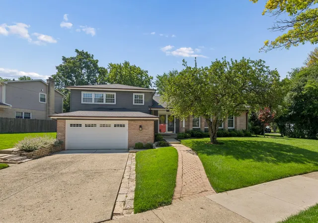 1st image of 3923 Rutgers Ln, Northbrook, IL 60062 | MLS# 12705731