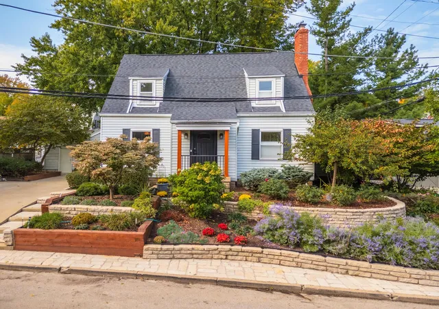 Photo 2 of Single family home for sale at 304 Perrin Ave, Bloomington, IL 61701 | MLS# 12705778 | Listing updated on 2026-08-04