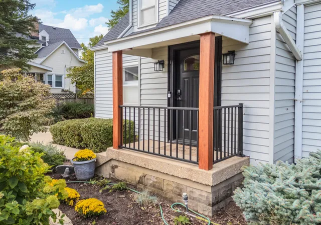 Photo 3 of Single family home for sale at 304 Perrin Ave, Bloomington, IL 61701 | MLS# 12705778 | Listing updated on 2026-09-28