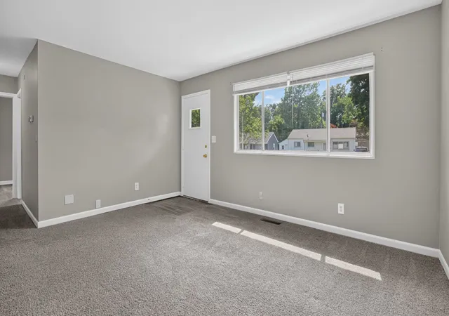 Photo 3 of Single family home for sale at 29 Norwood Dr, Normal, IL 61761 | MLS# 12705796 | Listing updated on 2026-10-12
