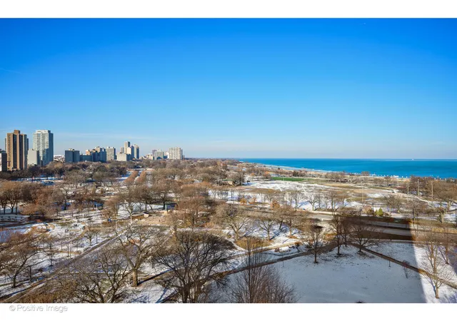 2nd image of 1555 N Dearborn Pkwy, Chicago, IL 60610