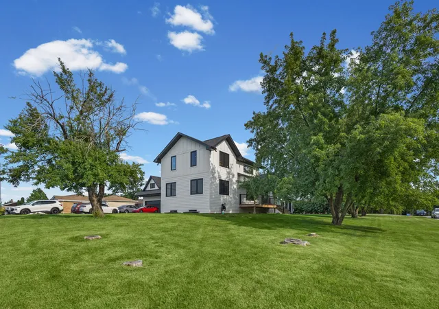 Photo 3 of Single family home for sale at 8501 S 84th Avenue, Hickory Hills, IL 60457 | MLS# 12705898 | Listing updated on 2026-08-25