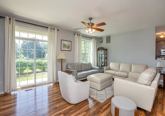 5th image of 1861 Foxridge Ct, Aurora, IL 60502 | MLS# 12705918