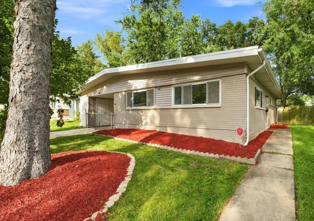 Photo 1 of Single family home for sale at 461 Tomahawk St, Park Forest, IL 60466 | MLS# 12705952 | Listing updated on 2026-10-05