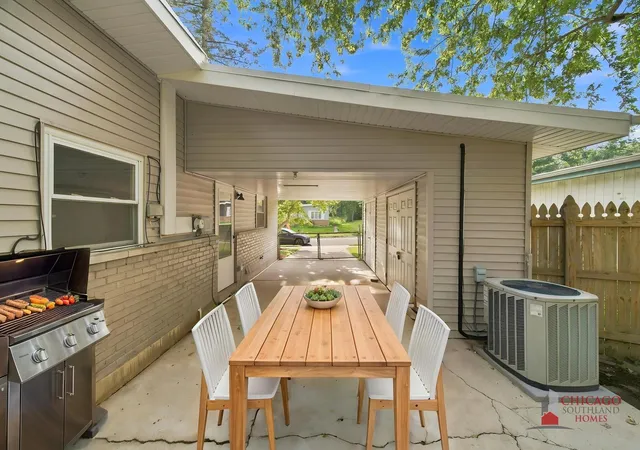 Photo 3 of Single family home for sale at 461 Tomahawk St, Park Forest, IL 60466 | MLS# 12705952 | Listing updated on 2026-10-05