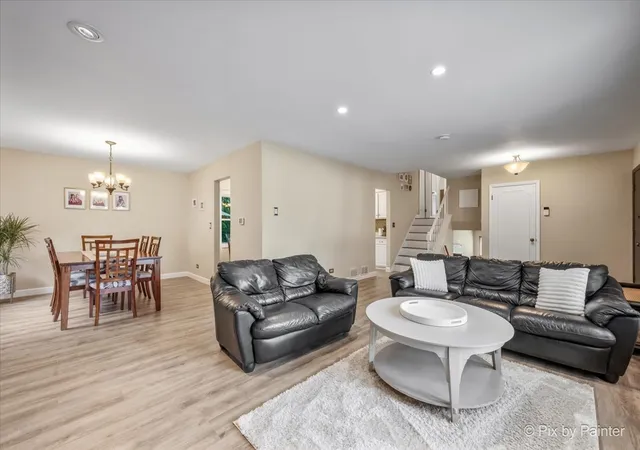 2nd image of 2631 N Stuart Dr, Arlington Heights, IL 60004 | MLS# 12705971