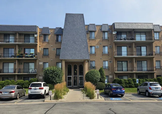 1st image of 931 W Arquilla Dr #431, Glenwood, IL 60425 | MLS# 12705973