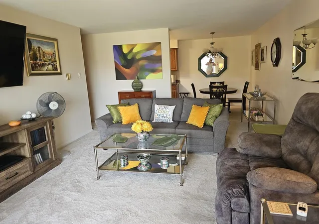 3rd image of 931 W Arquilla Dr #431, Glenwood, IL 60425 | MLS# 12705973