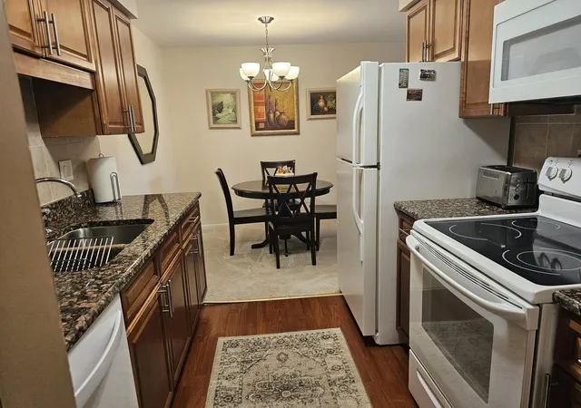 5th image of 931 W Arquilla Dr #431, Glenwood, IL 60425 | MLS# 12705973