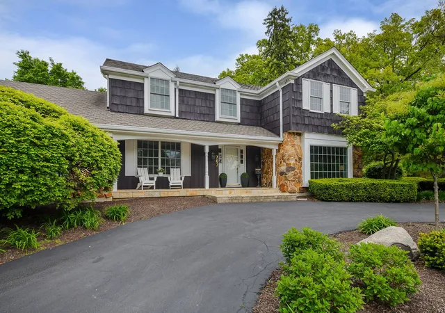 Photo 2 of Sale Pending at 707 Gary Ct, Wheaton, IL 60187 | MLS# 12705979 | Listing updated on 2026-09-14