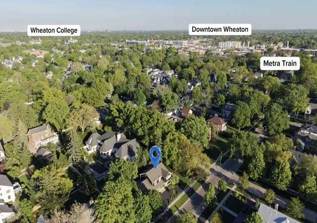 Photo 3 of Sale Pending at 707 Gary Ct, Wheaton, IL 60187 | MLS# 12705979 | Listing updated on 2026-09-14
