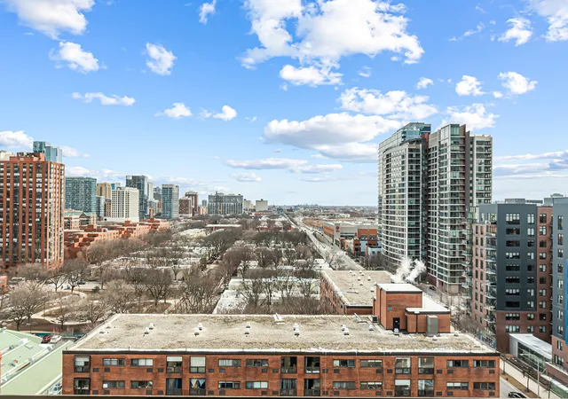 2nd image of 780 S Federal St, Chicago, IL 60605