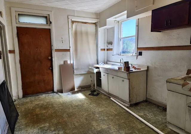 3rd image of 5042 W Superior St, Chicago, IL 60644 | MLS# 12706067