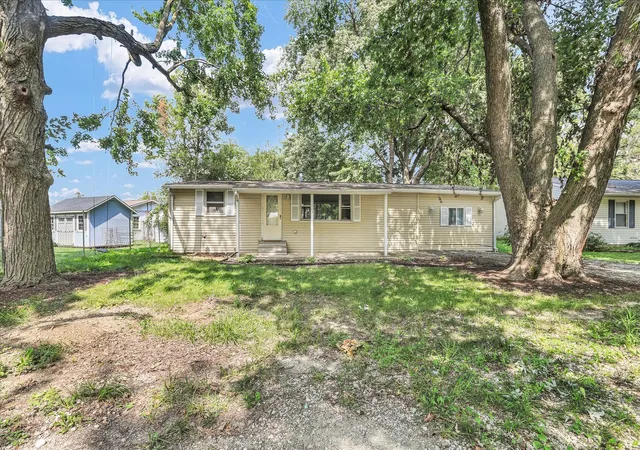Photo 1 of Single family home for sale at 1003 S Pleasantview, Tuscola, IL 61953 | MLS# 12706073 | Listing updated on 2026-09-01