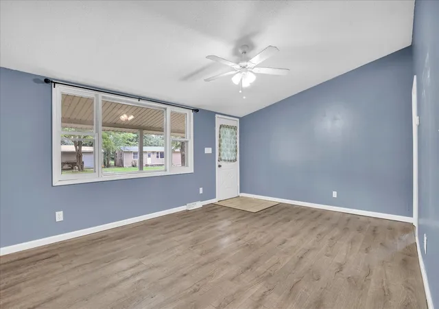 Photo 2 of Single family home for sale at 1003 S Pleasantview, Tuscola, IL 61953 | MLS# 12706073 | Listing updated on 2026-09-01