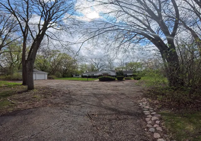 Photo 2 of Single family home for sale at 805 E Palatine Rd, Palatine, IL 60074 | MLS# 12706201 | Listing updated on 2026-07-21