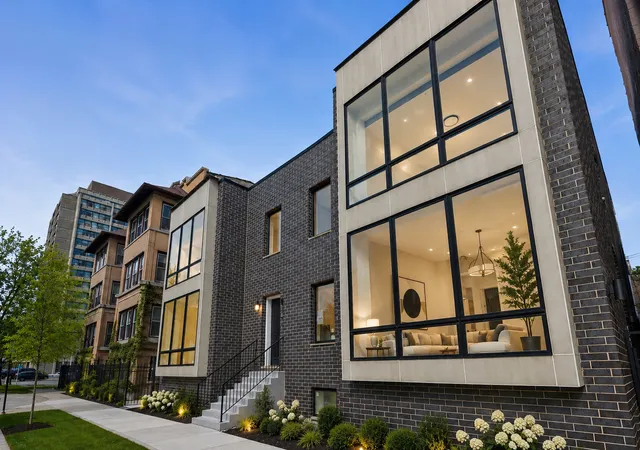 Photo 1 of Single family home for sale at 4721 S Ingleside Ave, Chicago, IL 60615 | MLS# 12706221 | Listing updated on 2026-08-10