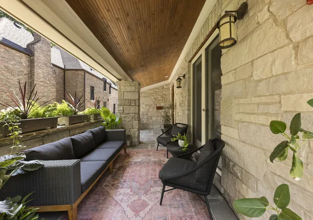 Photo 3 of Single family home for sale at 580 Lee St, Glen Ellyn, IL 60137 | MLS# 12706251 | Listing updated on 2026-09-17