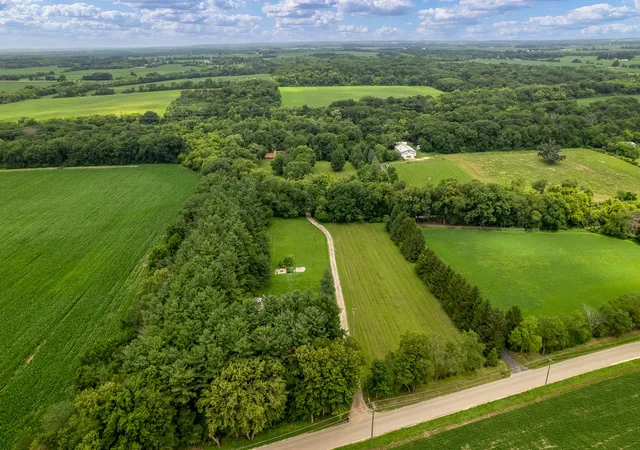 Photo 2 of Single family home for sale at 530 Kelly Rd, Caledonia, IL 61011 | MLS# 12706278 | Listing updated on 2026-07-29