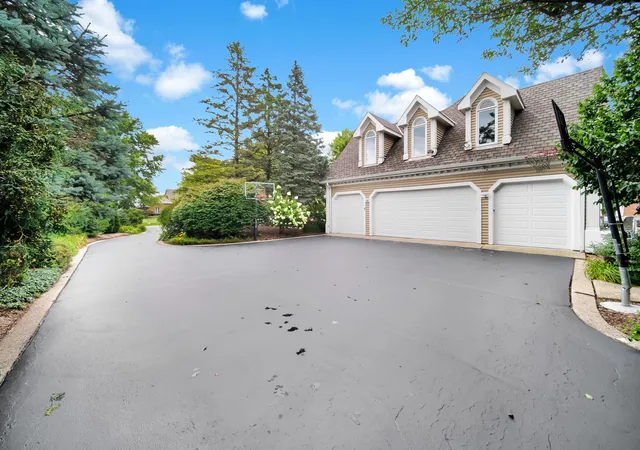 4th image of 8 Lakeside Dr, South Barrington, IL 60010 | MLS# 12706322