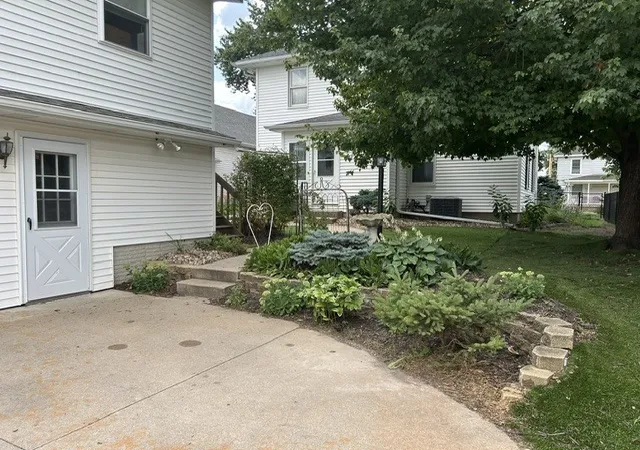 Photo 3 of Single family home for sale at 1125 15th Avenue, Fulton, IL 61252 | MLS# 12706351 | Listing updated on 2026-10-05
