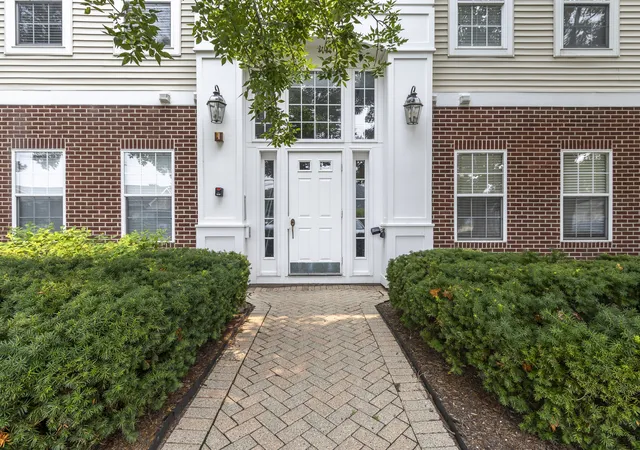 Photo 1 of Condo for sale at 3275 Stratford Ct #2-C, Lake Bluff, IL 60044 | MLS# 12706452 | Listing updated on 2026-09-28