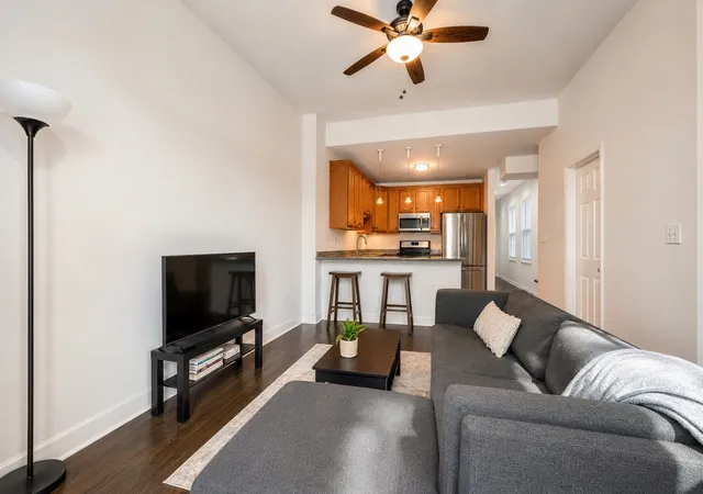 Listing Photo 4 - Condo for sale in building located at 1234 W Huron St, Chicago, IL 60642