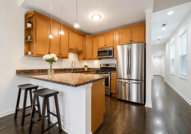 Listing Photo 5 - Condo for sale in building located at 1234 W Huron St, Chicago, IL 60642