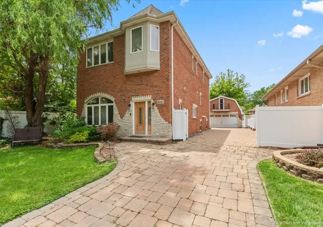 Photo 1 of Single family home for sale at 9832 Rutherford Ave, Oak Lawn, IL 60453 | MLS# 12706466 | Listing updated on 2026-09-08