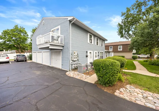 Photo 1 of Townhouse for sale at 1497 Woodcutter Ln #D, Wheaton, IL 60189 | MLS# 12706481 | Listing updated on 2026-09-06