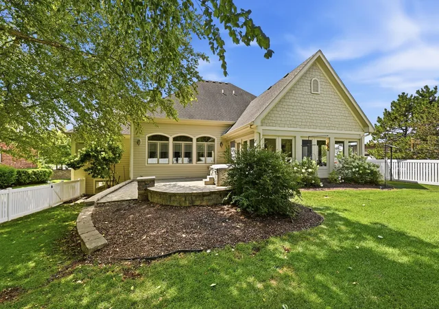 Photo 3 of Single family home for sale at 6117 Whitetail Ridge Dr, Yorkville, IL 60560 | MLS# 12706518 | Listing updated on 2026-09-28