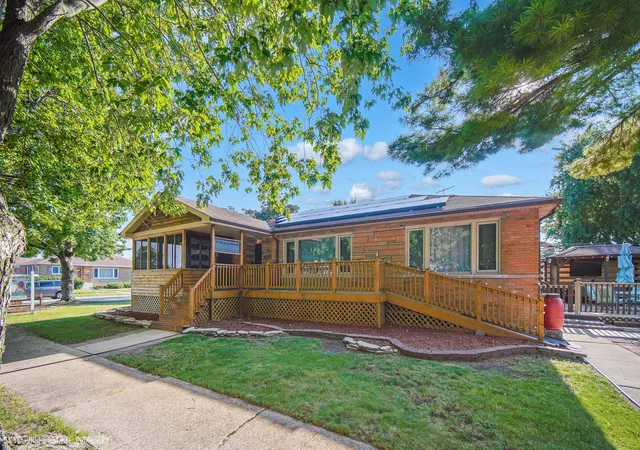 Photo 1 of Single family home for sale at 3032 W 100th Place, Evergreen Park, IL 60805 | MLS# 12706558 | Listing updated on 2026-09-14