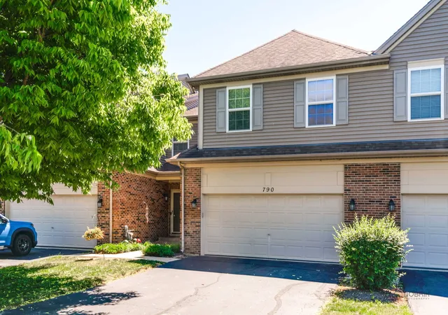 1st image of 790 Oak Hollow Rd, Crystal Lake, IL 60014 | MLS# 12706582