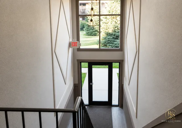 2nd image of 836 E Old Willow Rd, Prospect Heights, IL 60070