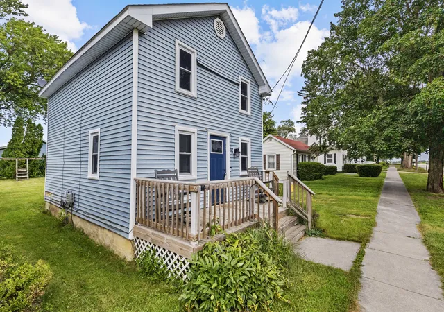 1st image of 207 E Taylor St, Grant Park, IL 60940 | MLS# 12706604