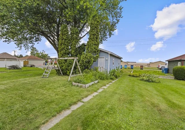 4th image of 207 E Taylor St, Grant Park, IL 60940 | MLS# 12706604