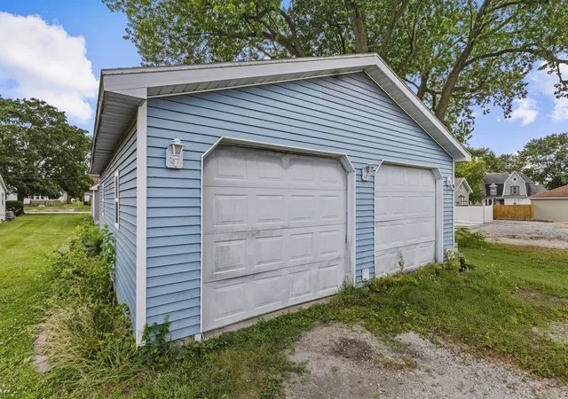 5th image of 207 E Taylor St, Grant Park, IL 60940 | MLS# 12706604