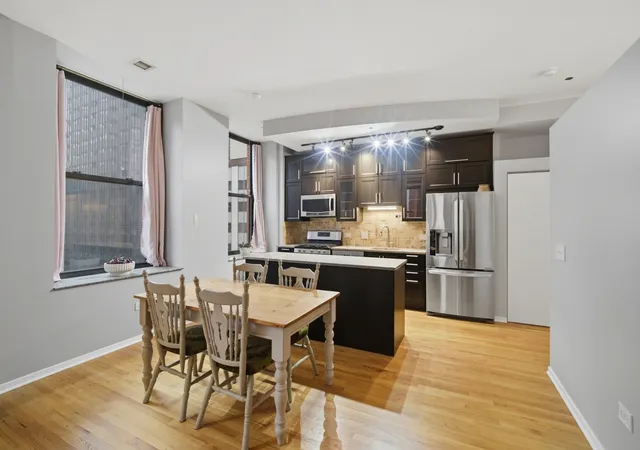 Photo 3 of Condo for sale at 208 W Washington St #910, Chicago, IL 60606 | MLS# 12706606 | Listing updated on 2026-09-16