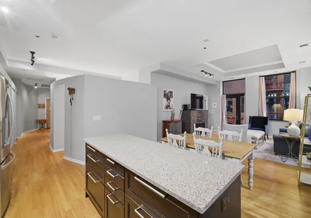 Photo 4 of Condo for sale at 208 W Washington St #910, Chicago, IL 60606 | MLS# 12706606 | Listing updated on 2026-09-16