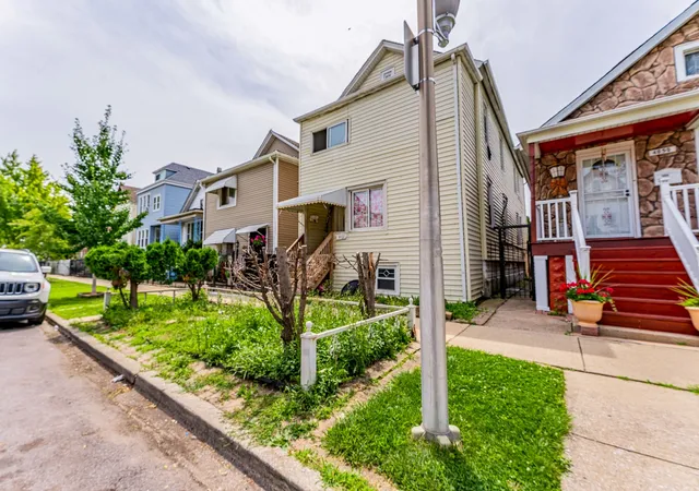 11th image of 4052 S Campbell Ave, Chicago, IL 60632 | MLS# 12706637