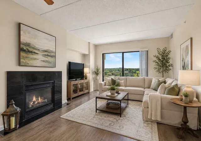 Listing Photo 5 - Condo for sale in building located at 6420 Double Eagle Dr, Woodridge, IL 60517 - Unit #905