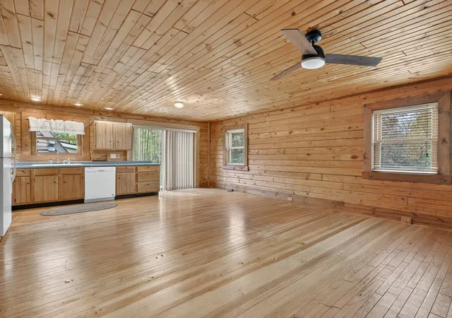 Photo 4 of Single family home for sale at 50 Highview Ave, Fox Lake, IL 60020 | MLS# 12706644 | Listing updated on 2026-10-29